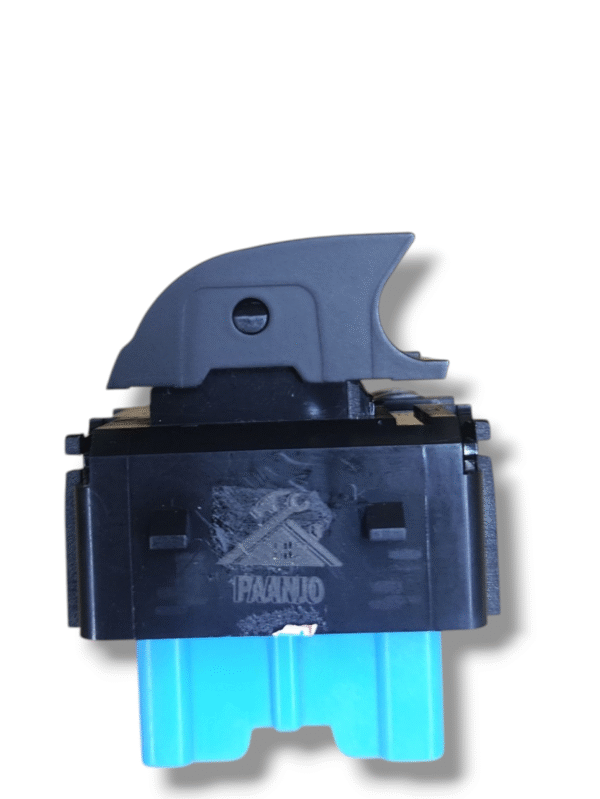 PAANJO POWER WINDOW SWITCH FOR TRIBER 2 DOOR RH BLUE AUTO - Image 6